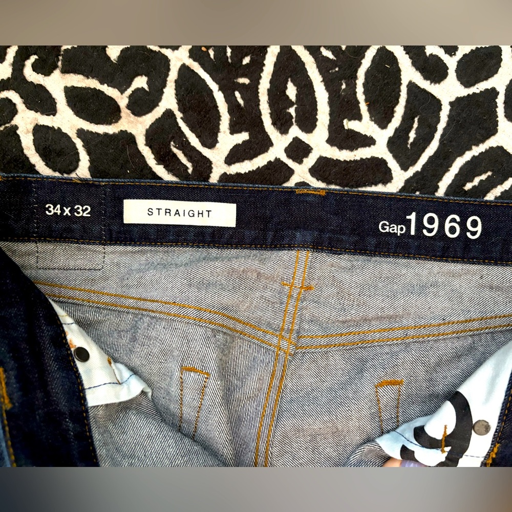 NWOT men’s GAP 1969 Straight Fit Denim 34x42